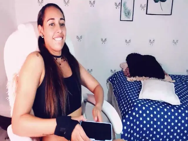 Live sex webcam photo for Tamy_bennett #262169275