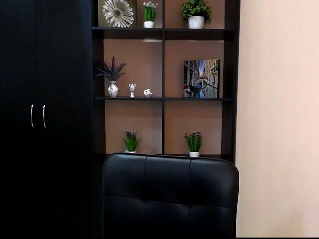 Live sex webcam photo for KailyMey #253124023