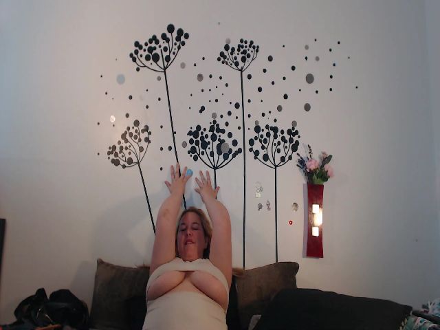 Live sex webcam photo for voluptuousDDD #252910112