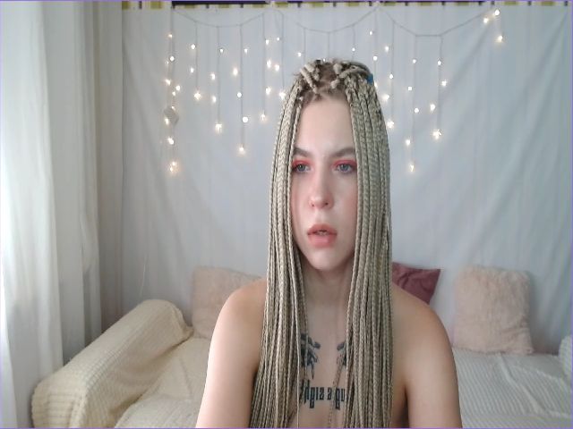 Live sex webcam photo for Aidra__Foxxx #253311574