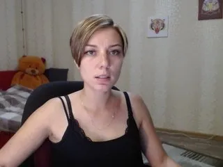 Live sex webcam photo for EmilyWild18 #240640981