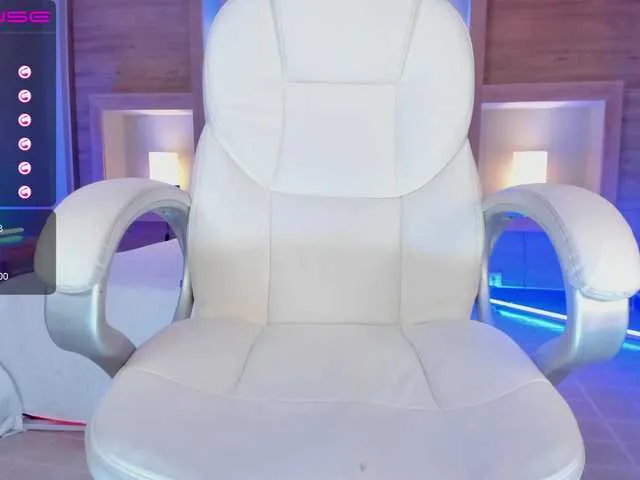 Live sex webcam photo for ChloeManson #247970572