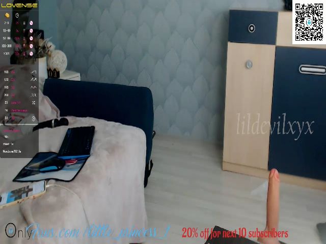 Live sex webcam photo for Lildevilxyx #255129901