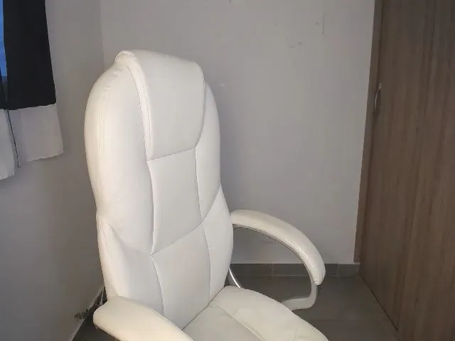 Live sex webcam photo for Littlelisa__ #255476722