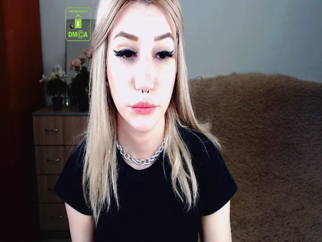 Live sex webcam photo for Alison_Moonli #255504091