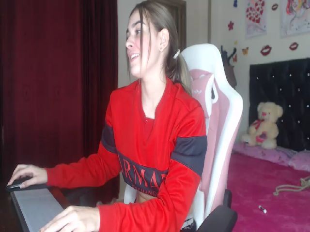 Live sex webcam photo for MIA_LOVE24 #259029589