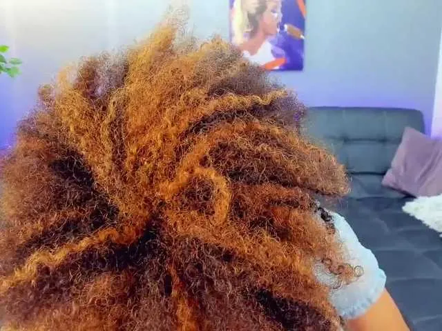 Live sex webcam photo for RaffaelaC #247231131