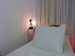 Live sex webcam photo for Silvia_Grey1 #252068025