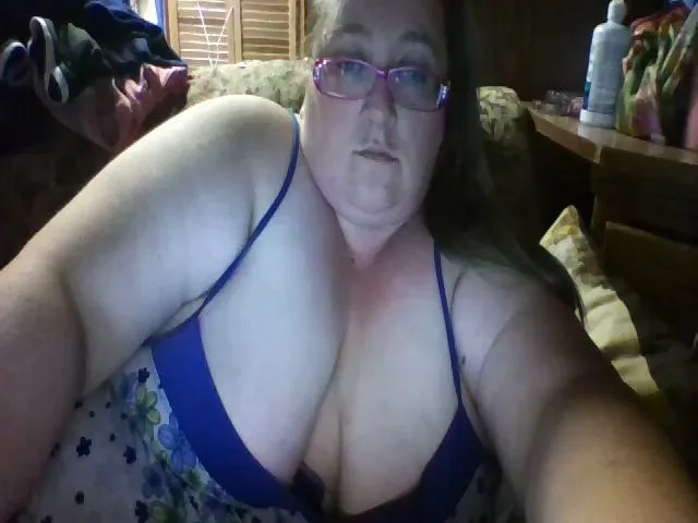 Live sex webcam photo for BBWAngel85 #259725133