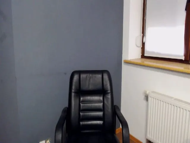 Live sex webcam photo for SnowSpacee #265493793