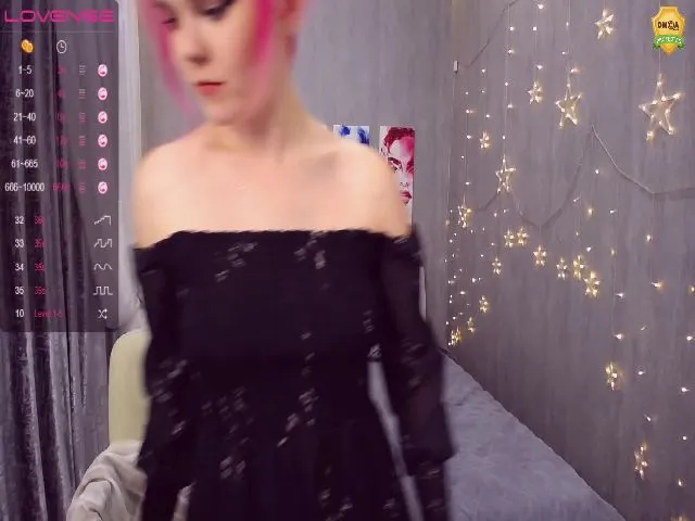 Live sex webcam photo for KerryBlair #255597477
