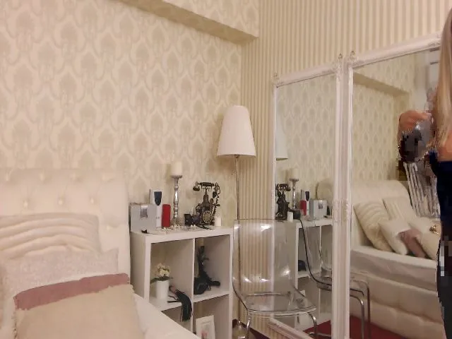 Live sex webcam photo for SofiaLloyd #252615872