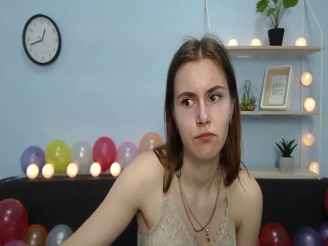 Live sex webcam photo for MollyTravis #252725767