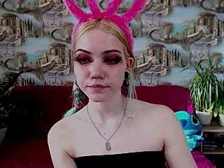 Live sex webcam photo for DominicaRainbow #244876399