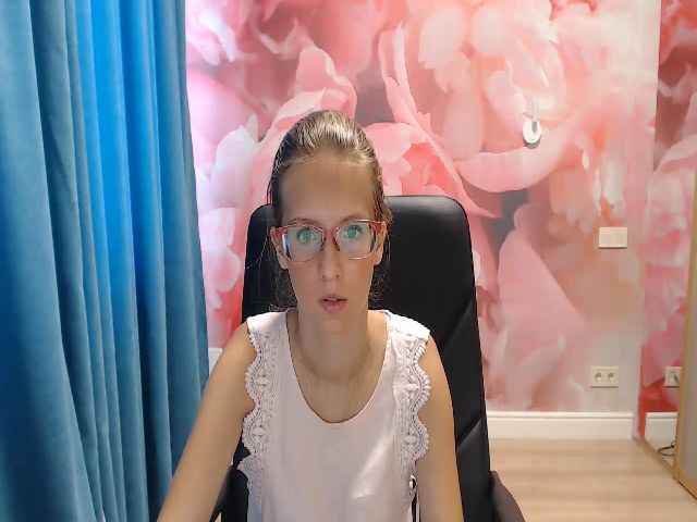 Live sex webcam photo for Alice_Adamsi #260486764