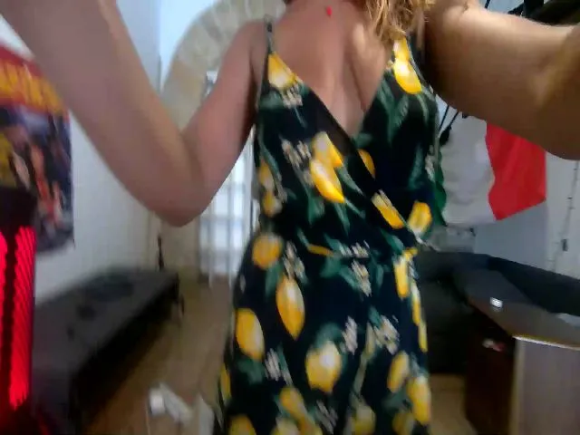 Live sex webcam photo for Cami_coquine #258623015