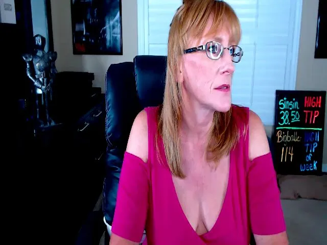 Live sex webcam photo for SummerKnightz #257310035