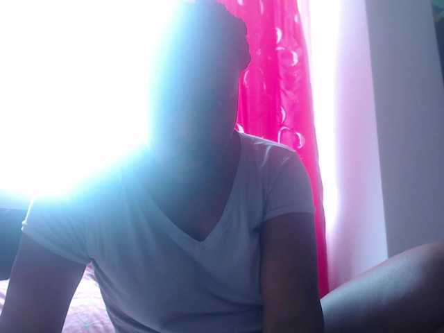 Live sex webcam photo for Daizy-cooper #241658287