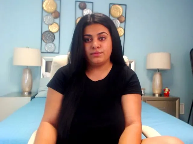 Live sex webcam photo for HeidiCutie #257992980