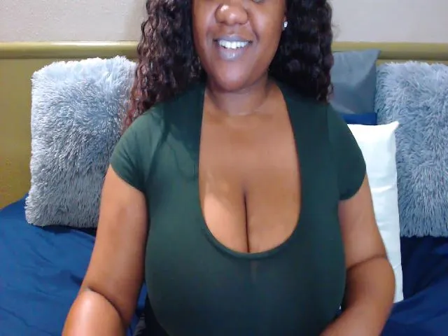 Live sex webcam photo for Explodeinmex #261529620