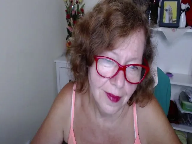 Live sex webcam photo for Adele_69 #263048423