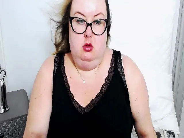 Live sex webcam photo for HornyBonnie #253388329