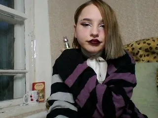 Live sex webcam photo for LittleDelora #240803884