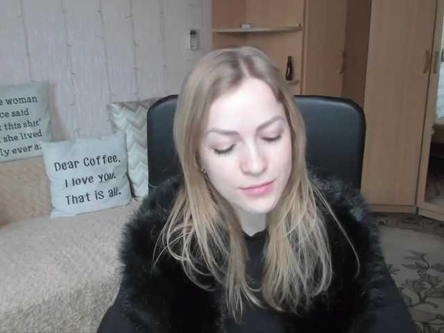 Live sex webcam photo for CherishSia #241093028