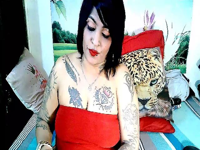 Live sex webcam photo for IndianKatz #262778606