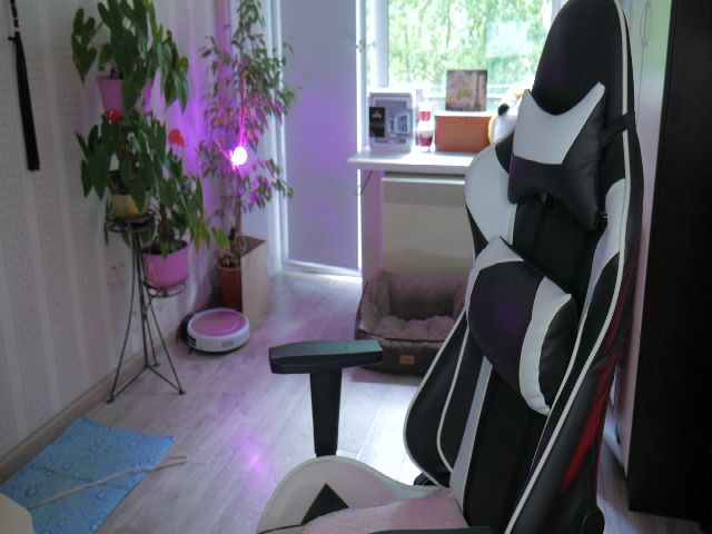 Live sex webcam photo for Katrinarya #260593520