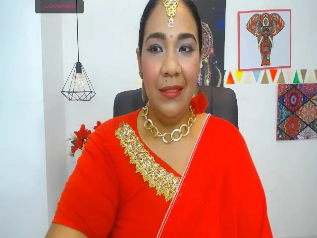 Live sex webcam photo for IndianMama #257636428