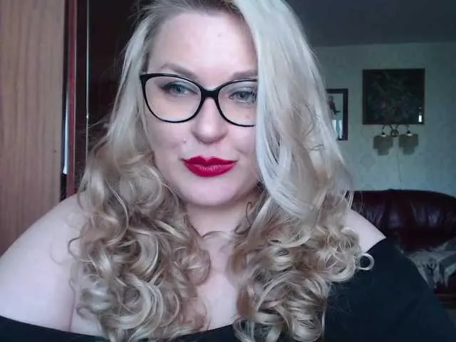 Live sex webcam photo for WifeyNusha #242616503