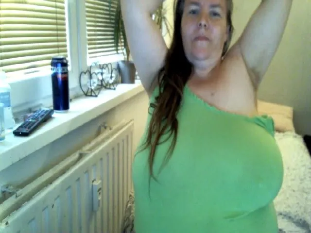 Live sex webcam photo for Bigmegi #255987561