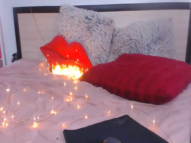 Live sex webcam photo for TIFFANY__MFC #257658030