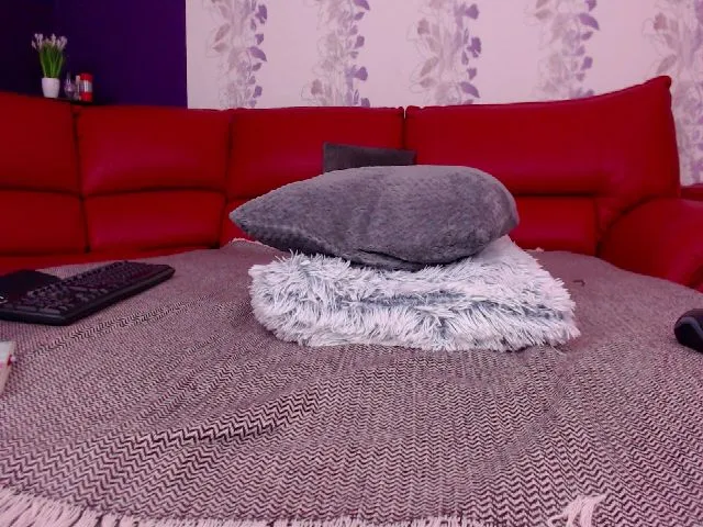 Live sex webcam photo for GiannaGoldx #252889536