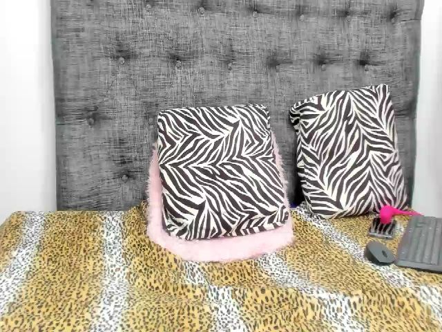 Live sex webcam photo for evasquirt_ #256338626