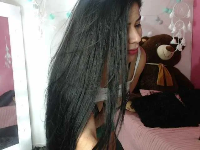 Live sex webcam photo for cristalb1 #240981029