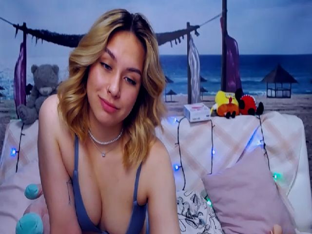 Live sex webcam photo for AlisMonrov18 #261167394