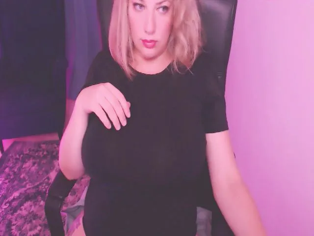 Live sex webcam photo for JIJISPA #256543262