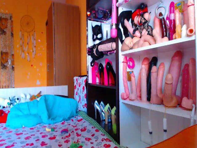 Live sex webcam photo for Cuminmenowbby #258725821