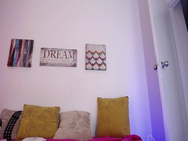 Live sex webcam photo for Chrishadoll #261730064