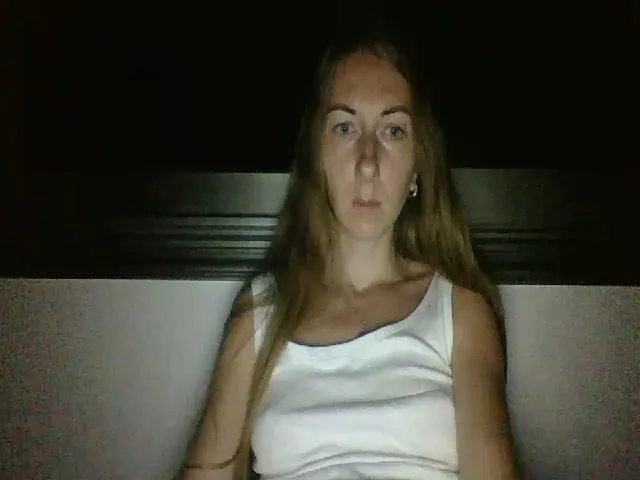 Live sex webcam photo for CheelyWilly #254896177