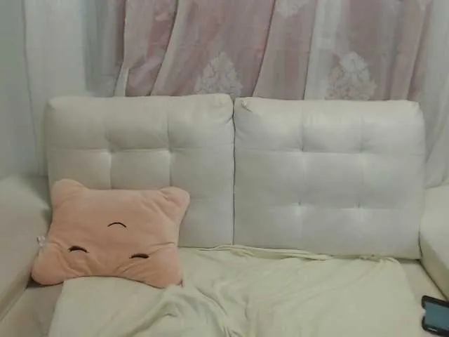 Live sex webcam photo for ElianaKin #242372541