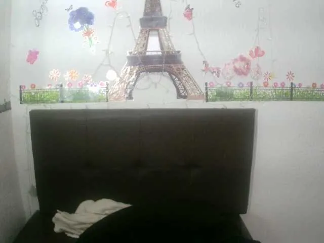 Live sex webcam photo for rebekatitsbig #252244365