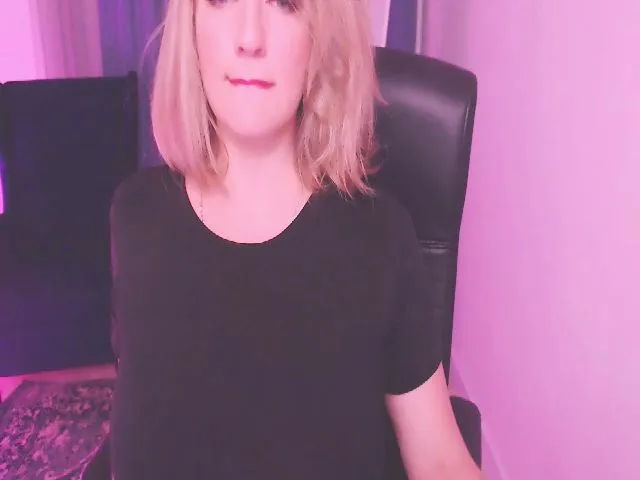 Live sex webcam photo for JIJISPA #256549880