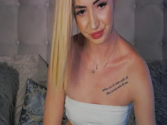 Live sex webcam photo for JuliaJuliette #253042954