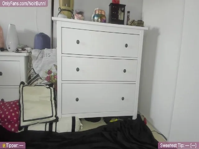Live sex webcam photo for NoirBunni #257155926