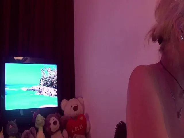 Live sex webcam photo for MoniCutex #253630613