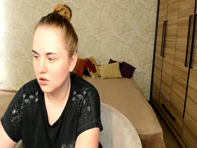 Live sex webcam photo for EllaBrix #263154369