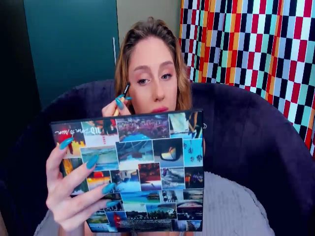 Live sex webcam photo for PrincessLilu #257933127